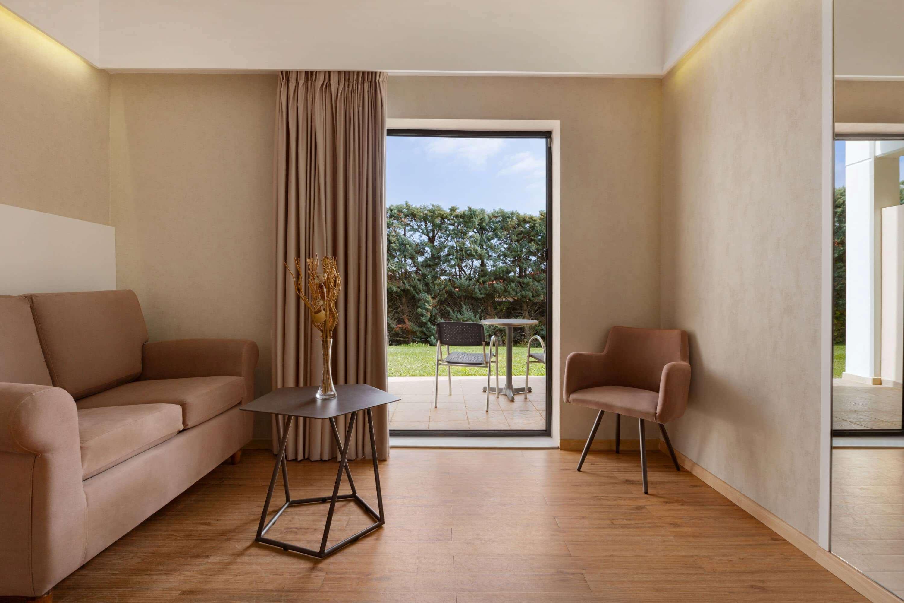 Ramada Plaza By Wyndham Thraki Hotell Alexandroupolis Exteriör bild A room at the hotel