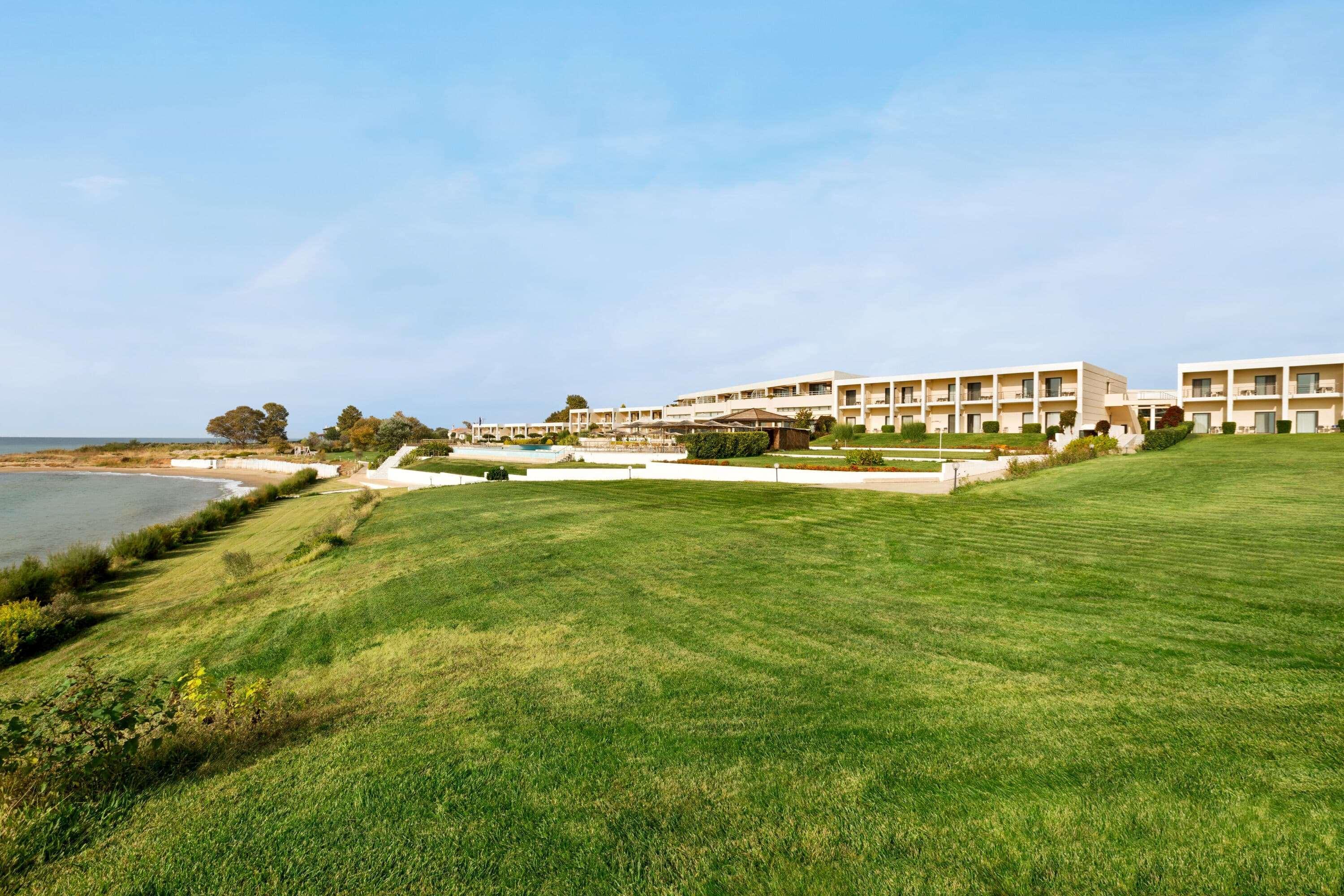 Ramada Plaza By Wyndham Thraki Hotell Alexandroupolis Exteriör bild The resort