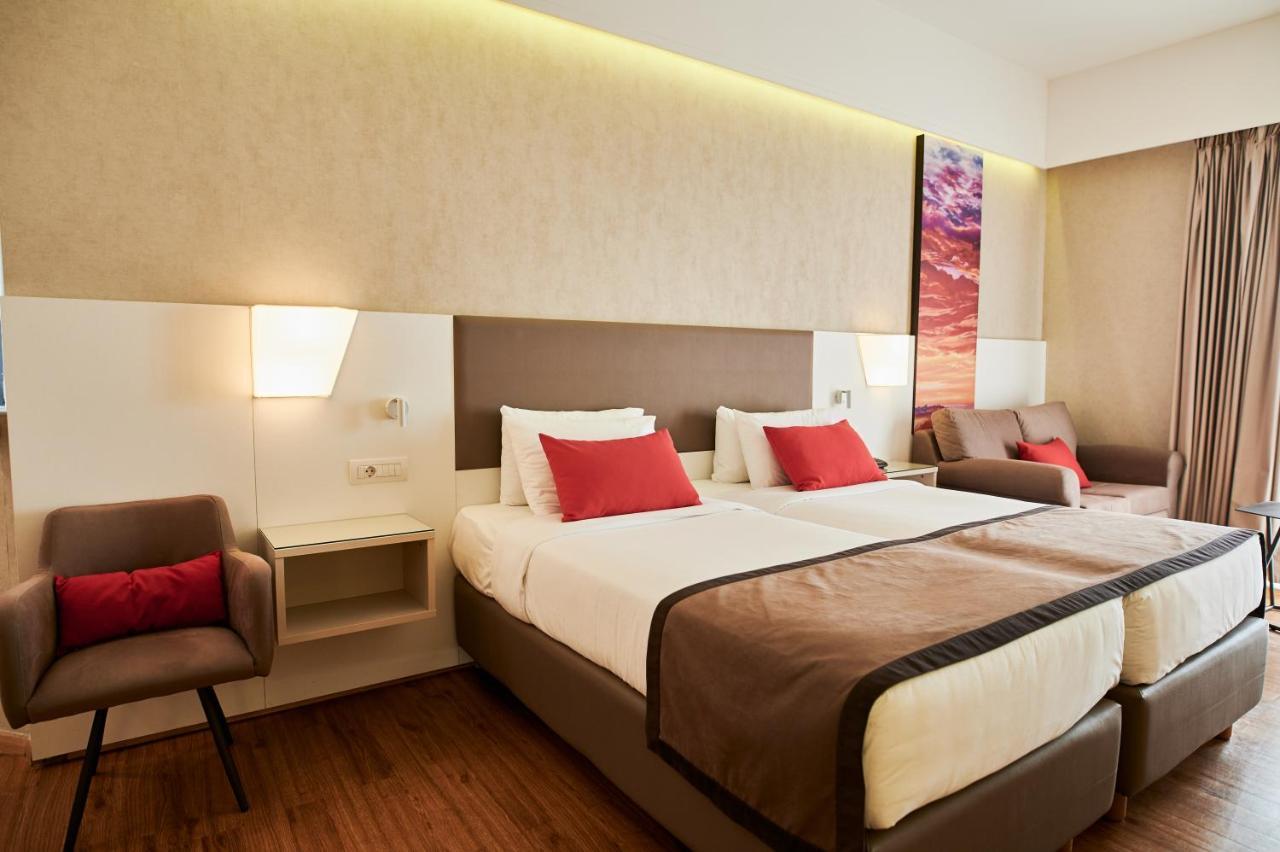 Ramada Plaza By Wyndham Thraki Hotell Alexandroupolis Exteriör bild A room at the hotel