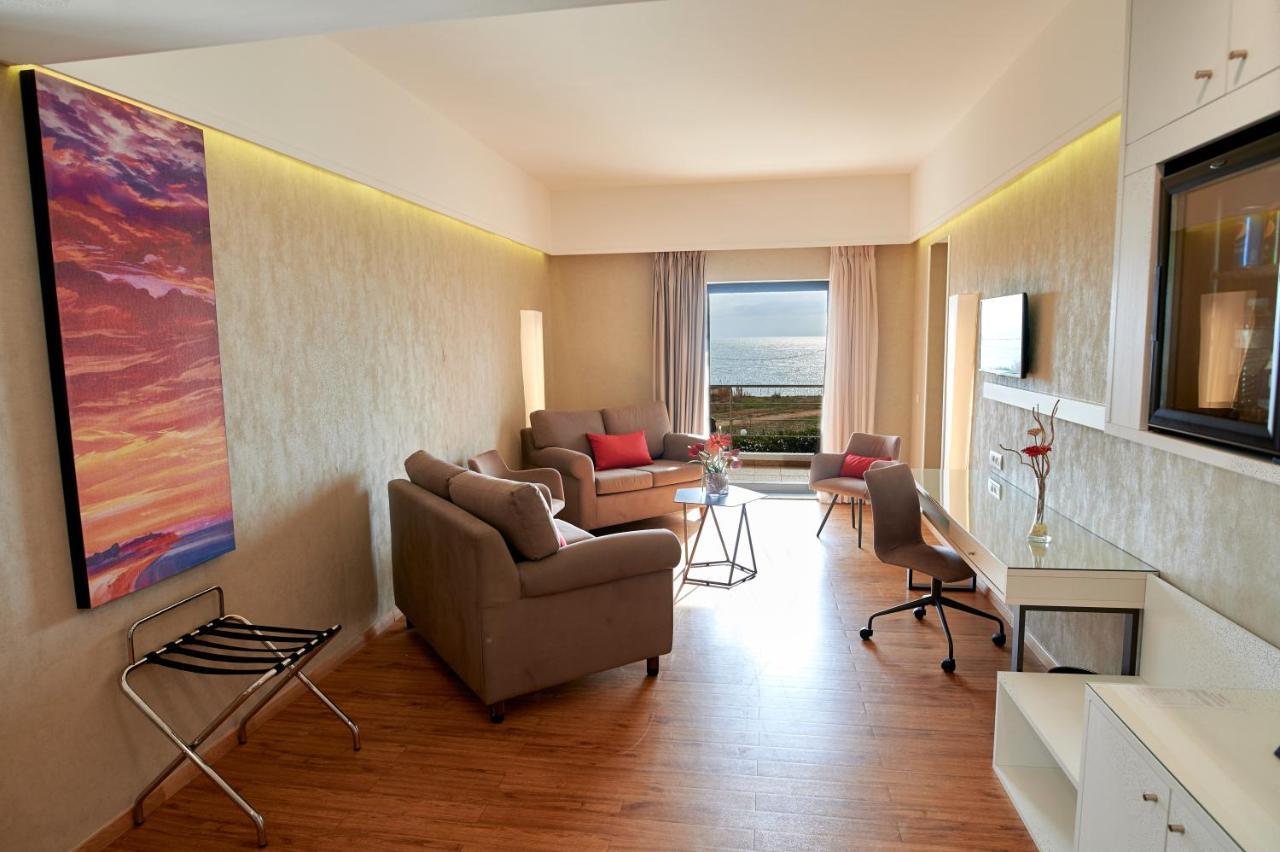Ramada Plaza By Wyndham Thraki Hotell Alexandroupolis Exteriör bild Suite